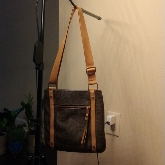 Purse - Picture 2 of 4